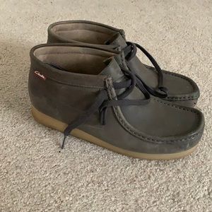 Clarks Wallabee’s size 9